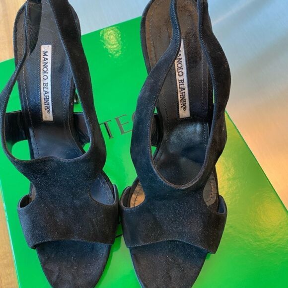 Like NEW Manolo Blahnik Suede Evening Heel - Picture 1 of 14